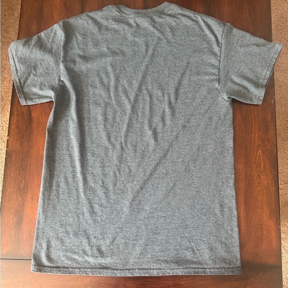 Gray T-Shirt with Red Elephant Design Medium - Picture 5 of 7